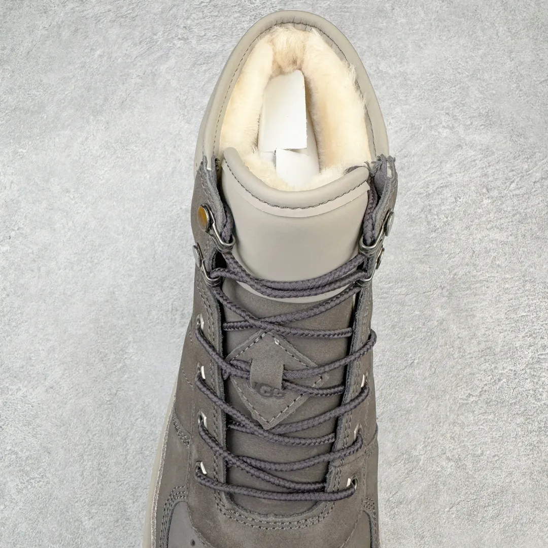 Pick up locally💰760 UGG 7089 Highlander autumn and winter sheepskin and fur integrated snow boots. All shoes are made from ZP. Longfeng A-grade Australian imported sheepskin and fur integrated men's boots. Brand OEM production line. Fully follow the ZP process. OEM original pattern maker. Adhering to the principle of no original shoes and no development selection. Pay attention to every detail. The most authentic version on the market. TREADLITE "light wing" technology outsole. Lightweight/durable/flexible/pile size: 40 41 42 43 44 45 Coding: by3936060